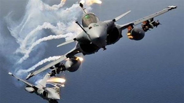 طيران التحالف يدمر مخزن أسلحة تابع لمليشيات الحوثي بالبيضاء