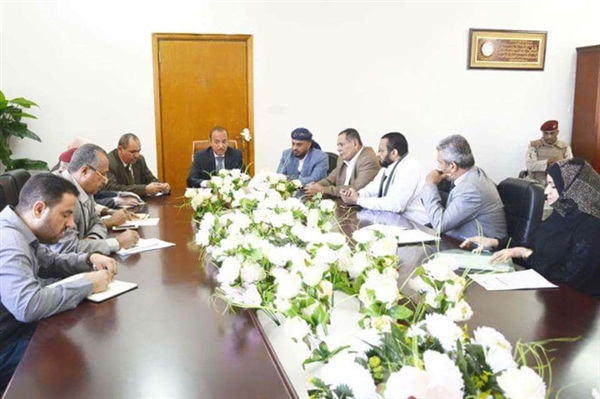 محلية تعز تقر تخفيض أسعار المشتقات النفطية وتعرفة الكهرباء والمياه