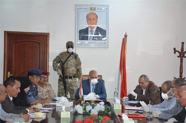 محافظ تعز يوجه بإغلاق كافة المنافذ بعد ساعات من إعلان كورونا في عدن