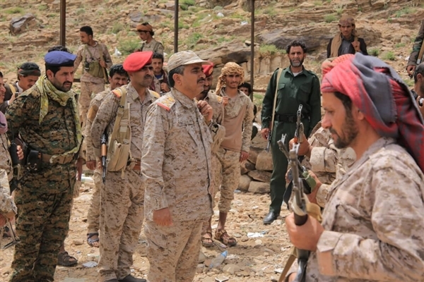 وزارة الدفاع توجه برفع الجاهزية القتالية والرد على أي خروقات حوثية