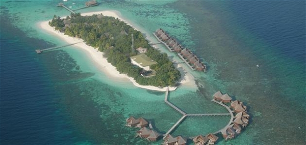 مسؤول يمني:جزيرة حنيش تحت سيطرة القوات اليمنية ولا صحة لأي تواجد أجنبي فيها