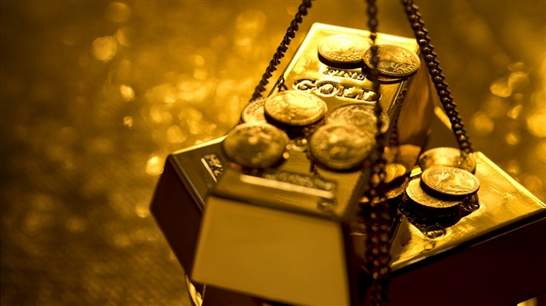 الذهب يهبط مع صعود الأسهم قرب ذروة 3 أشهر
