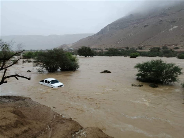وفاة 5 أطفال غرقاً والطيران العمودي ينقذ مواطناً حاصرته السيول في حضرموت