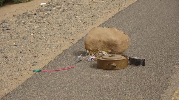 مصرع وإصابة عدد من مليشيات الحوثي بانفجار عبوة أثناء محاولة زرعها في الحديدة