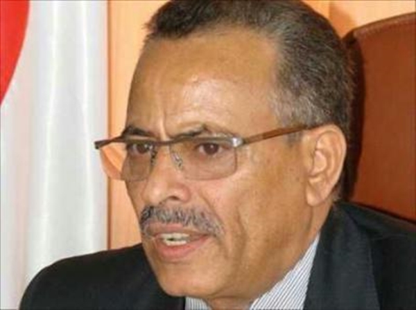 مسؤول يمني يتوعد الإمارات بالندم لتدخلها في سقطرى