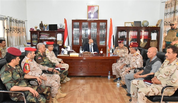 محافظ تعز يوجه برفع الجاهزية ودحر مليشيات الحوثي من المحافظة