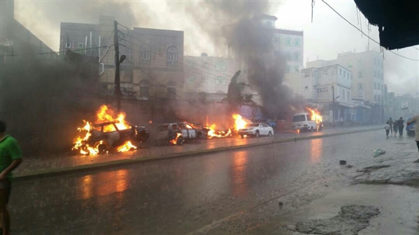 إب: حريق هائل يلتهم سوق سوداء تابع للمليشيات ويتسبب بخسائر كبيرة