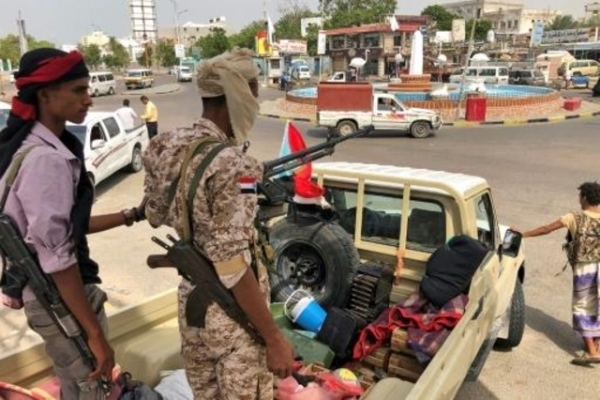 مليشيات "الانتقالي" تعلن التخلي عن ما يسمى "الإدارة الذاتية" تنفيذا لمشاورات الرياض