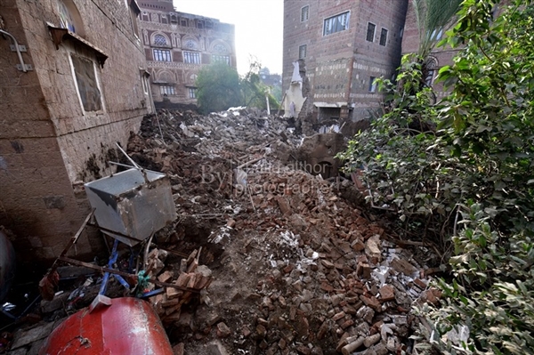 بسبب السيول..انهيار منزل شاعر اليمن "عبدالله البردوني" بصنعاء القديمة