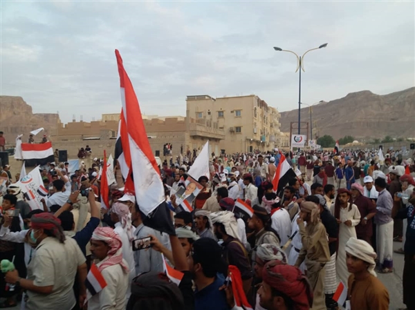 الائتلاف الجنوبي ينظم مهرجانا حاشدا في سيئون دعما للشرعية ورفضا لمشاريع الفوضى والتمرد