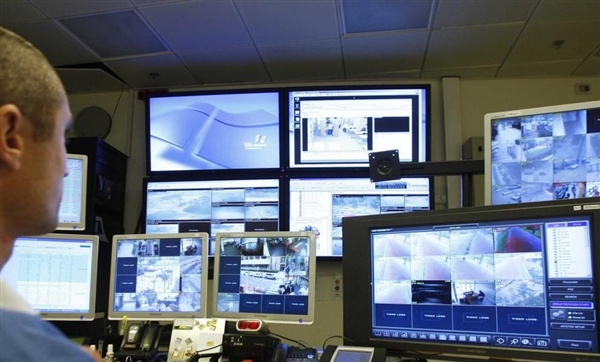 يخترق هاتفك ببساطة.. هكذا يعمل برنامج التجسس الذي باعته إسرائيل لدول خليجية