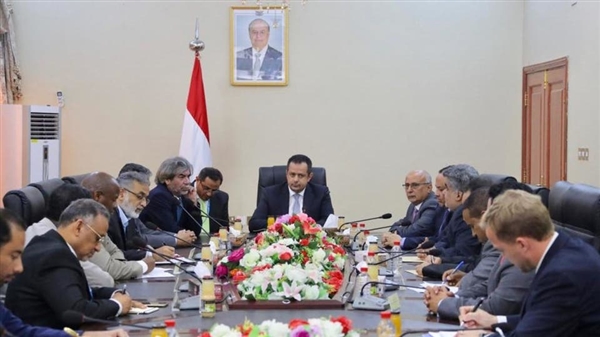 الحكومة تشدد على أهمية عودة مؤسسات الدولة إلى سقطرى وحمايتها من العبث والفوضى