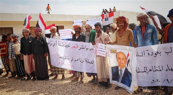 احتجاجات في سقطرى رفضا للسيطرة الإماراتية على الجزيرة ومطالبة بسرعة عودة الشرعية