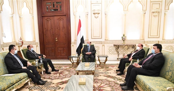 أعضاء في مجلس الشورى يطالبون قيادة الشرعية بالعودة إلى البلاد واستكمال التحرير