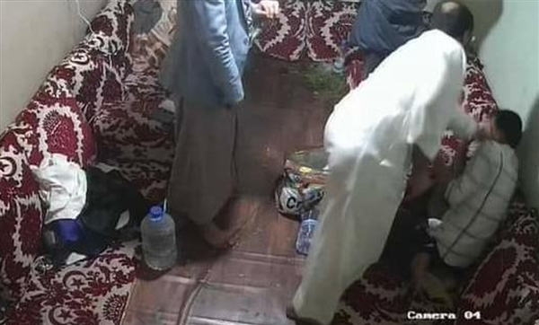 بتهمة تسريب الفيديوهات.. مليشيات الحوثي تحيل 5 من الضباط في قضية "الأغبري" للتحقيق