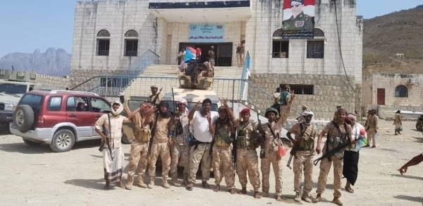 مصادر يمنية : الإمارات تستقدم عشرات المسلحين الى سقطرى