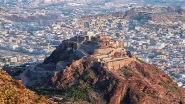 اغتيال مواطن وإصابة طفلة برصاص مجهولين في تعز