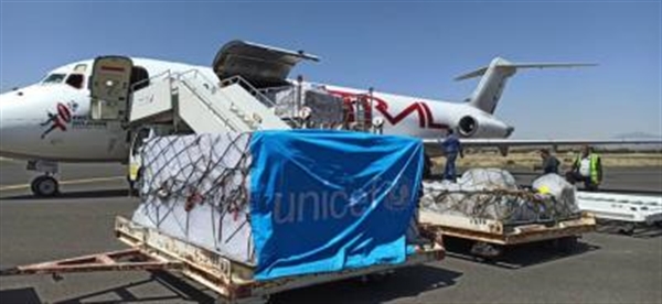 اليونيسيف تعلن وصول شحنة لقاحات ضد شلل الأطفال إلى صنعاء