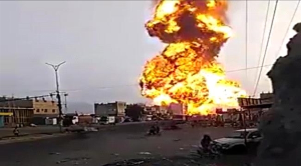 مقتل وإصابة 16 شخصا إثر حريق التهم محطة وقود في الحديدة