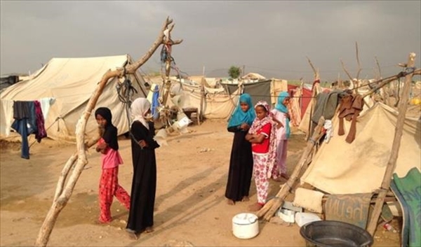 نزوح عشرات الأسر جراء قصف حوثي استهدف مخيمات النازحين بمأرب