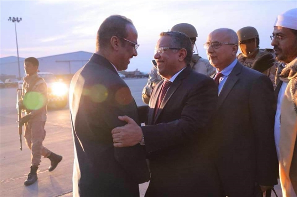 Başbakan Bin Dağr Aden’e döndü