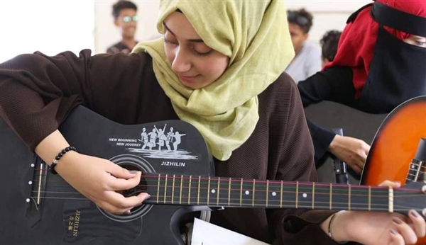 Kurşun sesleri arasında müzik