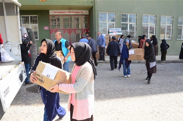 Harçlıklarından biriktirdikleri parayı Yemen'e gönderdiler