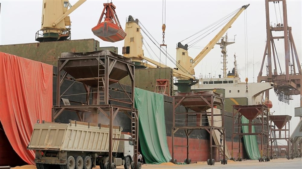 WFP: Husilerin kontrolündeki yardımlar durdurulabilir