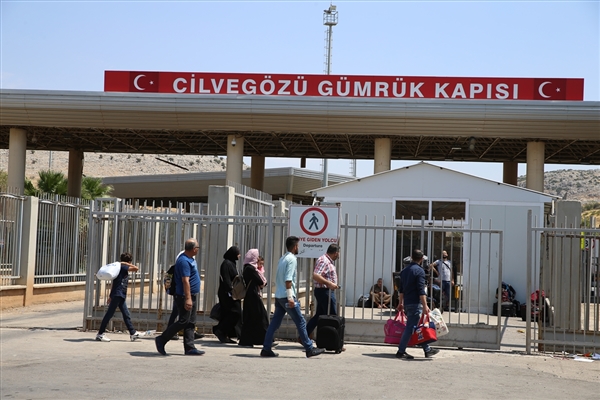 İlk 8 ayda 143 bin Suriyeli ülkesine döndü