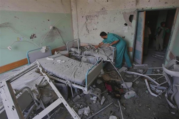 Yemen'de sağlık tesisleri hedefte