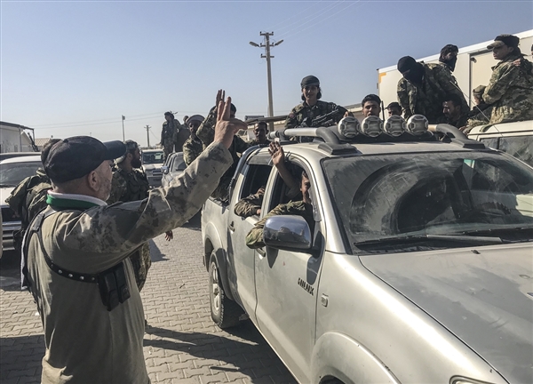 Suriye Milli Ordusu da Fırat'ın doğusuna girdi