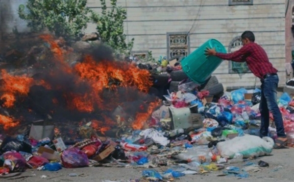 Yemen’de çöp yığınları koleranın yayılmasını hızlandırıyor