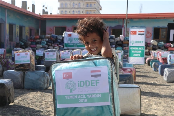 Türkiye'den Yemen'e insani yardımlar sürüyor