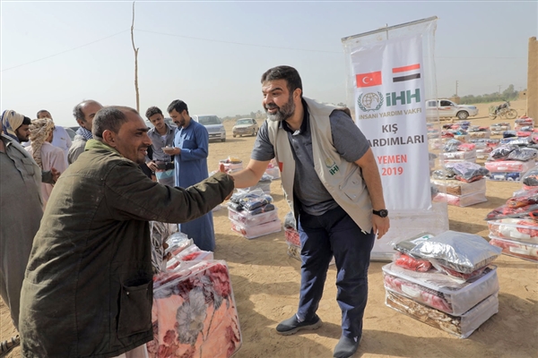 Binlerce Yemenlinin yüzünü güldürdüler