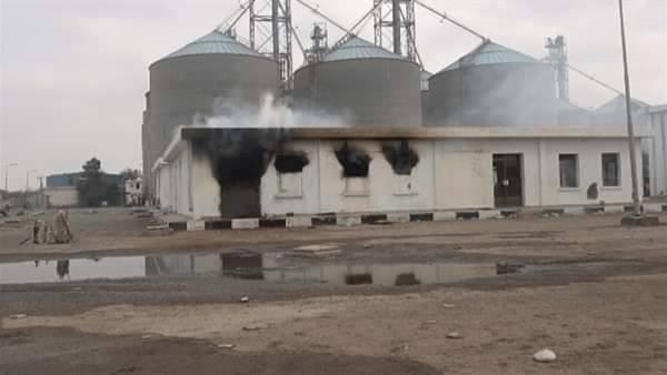 Husiler Hudeyde’deki un değirmenlerini bombaladı