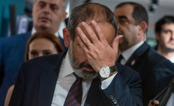 Azerbaycan karşısında dağılan Ermenistan yenilgiyi kabul etti