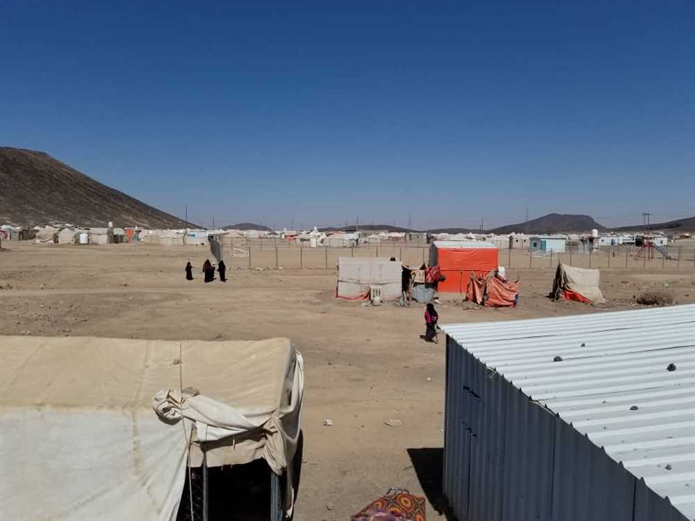 مخيم الميل في مأرب.. معاناة نزوح متزايدة وغياب كامل للخدمات