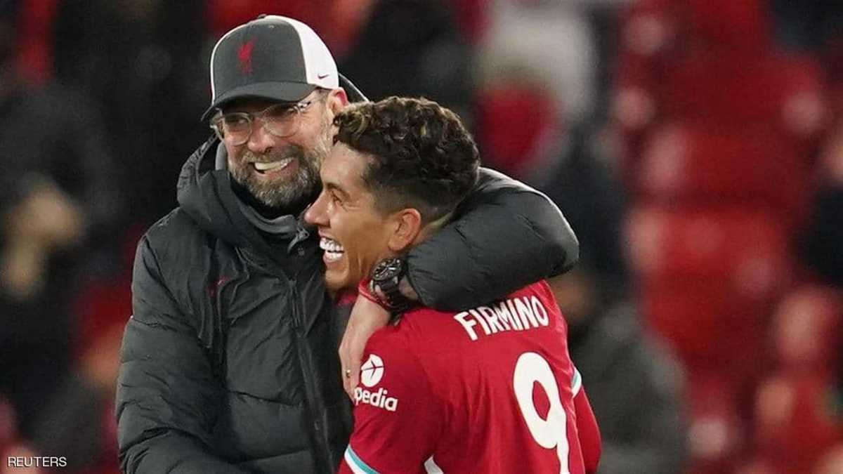 ليفربول ينفرد بالصدارة بعد فوز متأخر على توتنهام