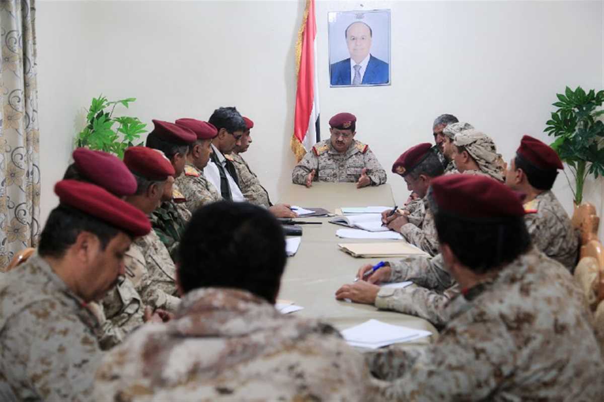 وزير الدفاع يدعو لتوحيد الجهود لاستعادة الدولة وإنهاء الانقلاب الحوثي