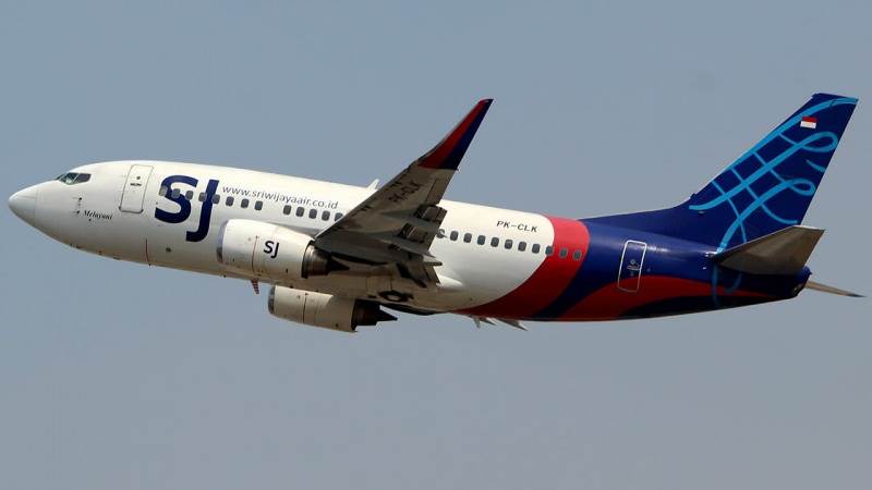 Endonezya'da yolcu uçağı radardan kayboldu