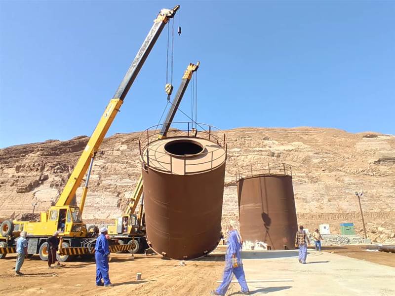 محافظ شبوة يعلن عن وصول أول باخرة شحن الى ميناء قنا