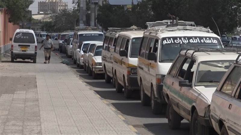 بسبب إضراب عمالي.. تفاقم أزمة الوقود في عدن