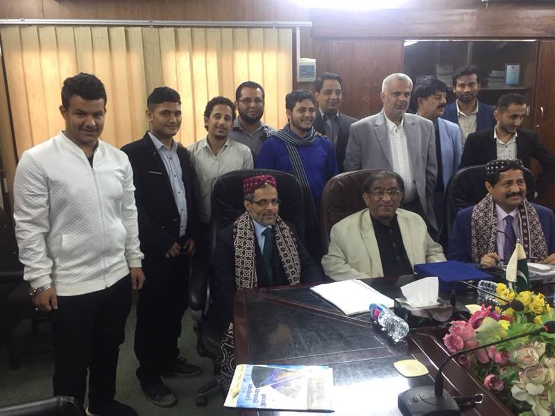 مناقشة أوضاع الطلاب اليمنيين في باكستان ووعود حكومية بحلها