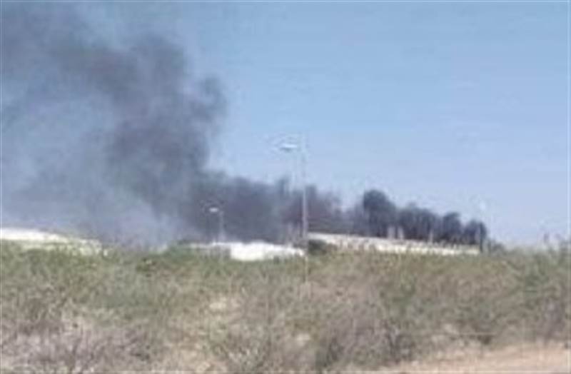 مليشيات الحوثي تقصف مصنعا في تعز واندلاع حريق هائل بداخله