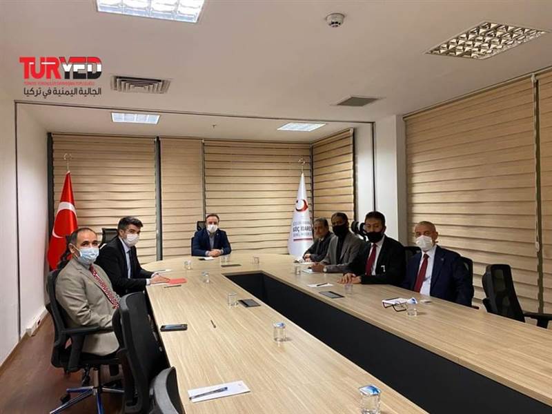الجالية اليمنية تناقش آلية تنفيذ ما تم الاتفاق عليه مع وزير الداخلية التركي