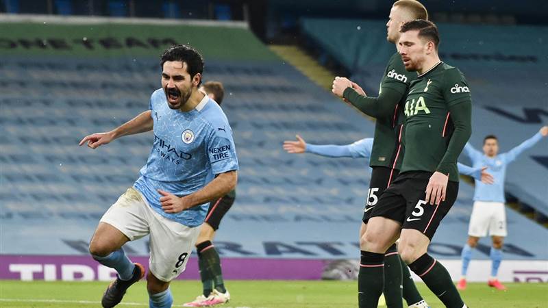 مانشستر سيتي يهزم توتنهام ويبتعد بالصدارة
