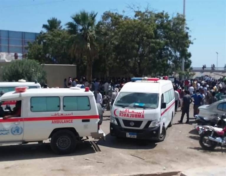 وفاة ثلاثة من عمال الصرف الصحي بالمكلا عقب انغلاق قناة للصرف الصحي بشكل مفاجئ عليهم