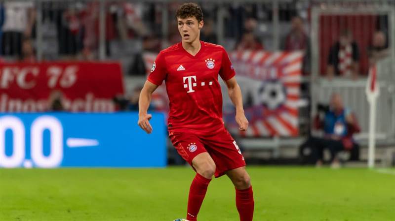 بايرن ميونخ يعلن عزل بافارد عن الفريق