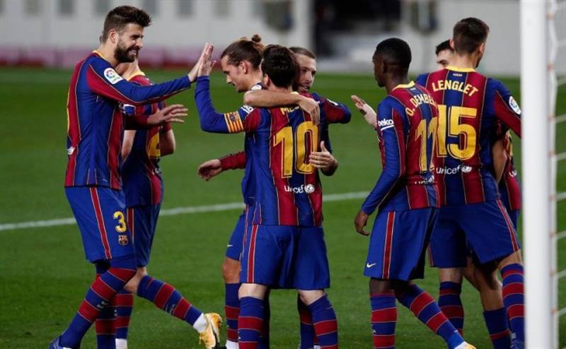 برشلونة يعود بفوز ثمين من ميدان إشبيلية