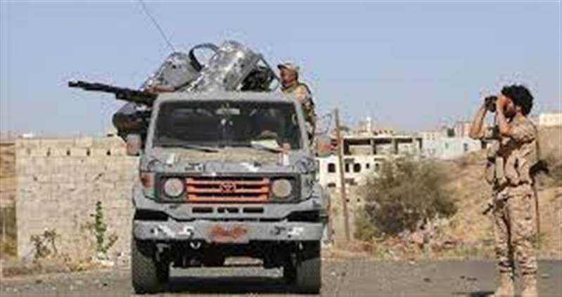 قوات الجيش تواصل تقدمها وتعلن تحرير جبل استراتيجي غرب تعز